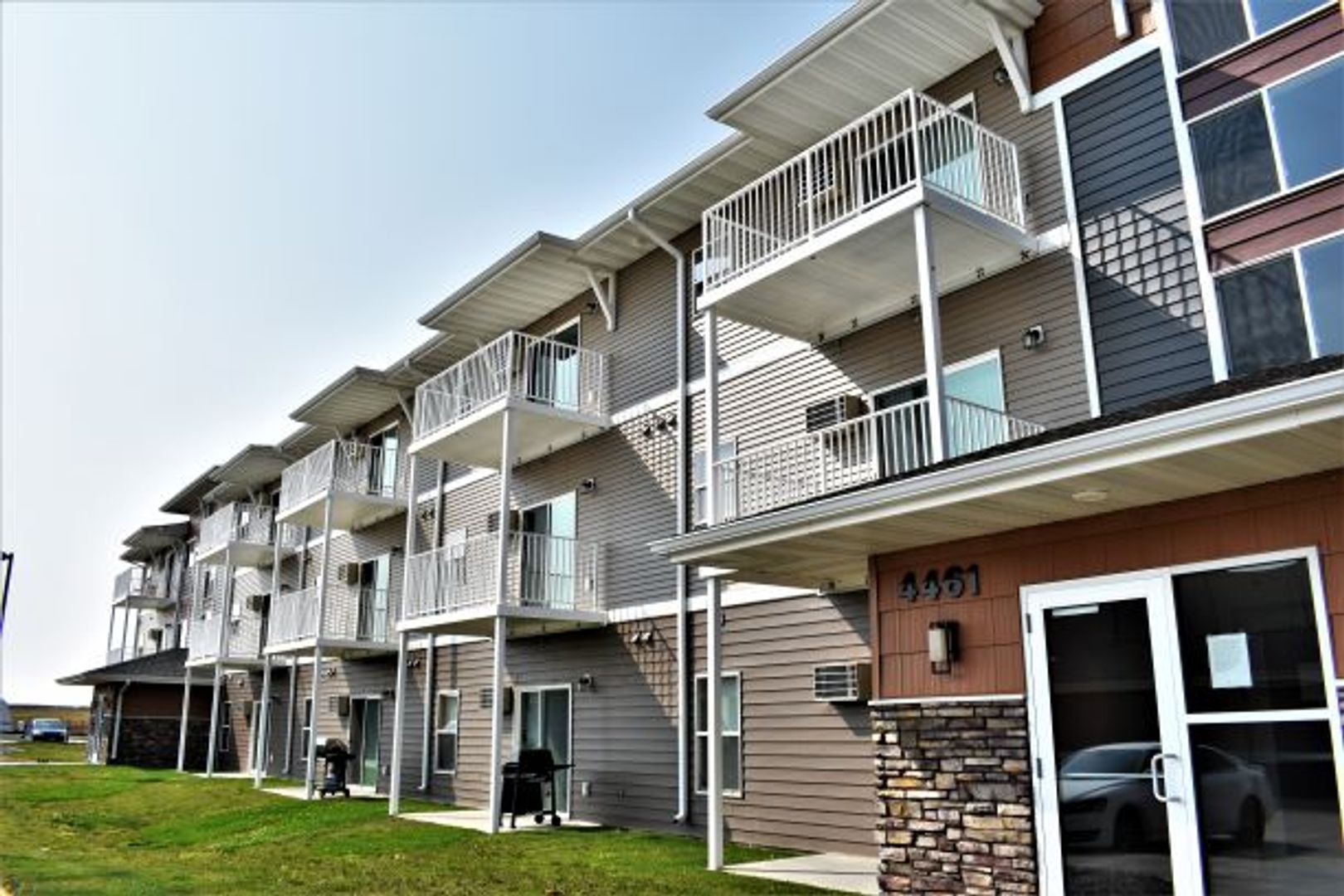 Dickinson Apartment: 4421 12th St W