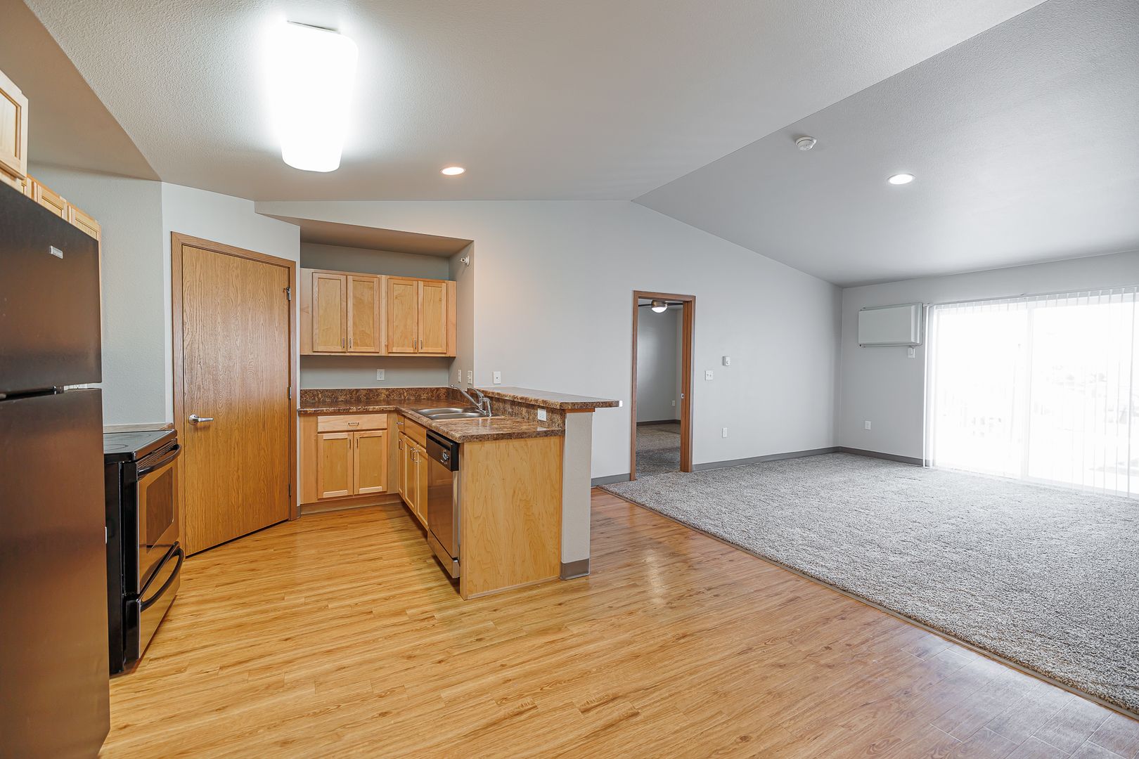 Dickinson Apartment: 4461 12th St W