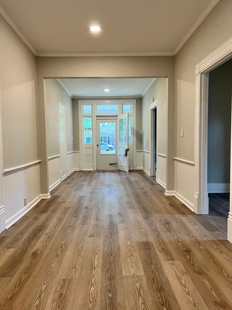 Kenly Apartment: 317 S. Maple Ave.