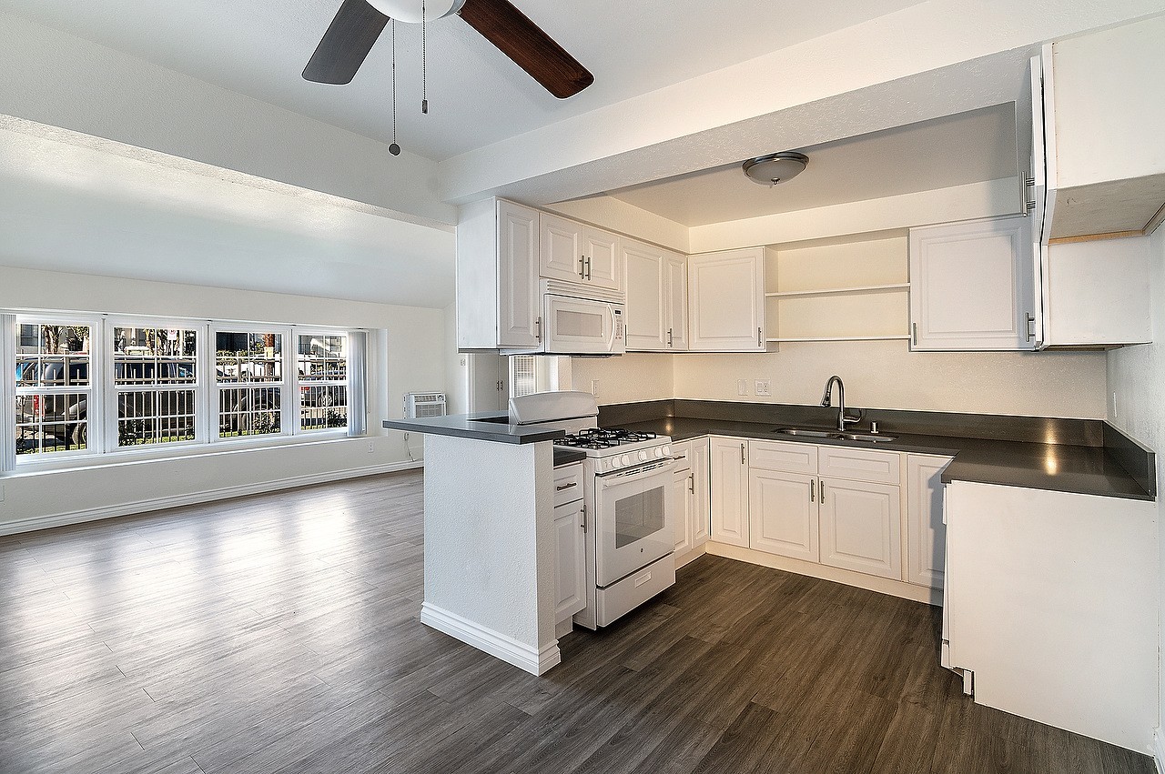 Winnetka Apartment: 20326 Saticoy Street