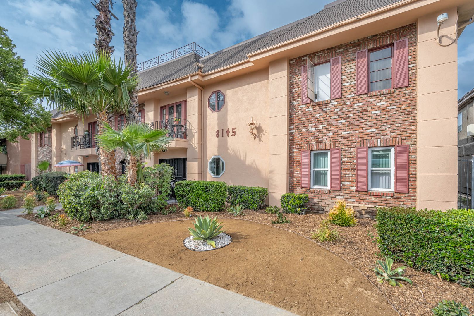 Van Nuys Apartment: 8145 Langdon Ave