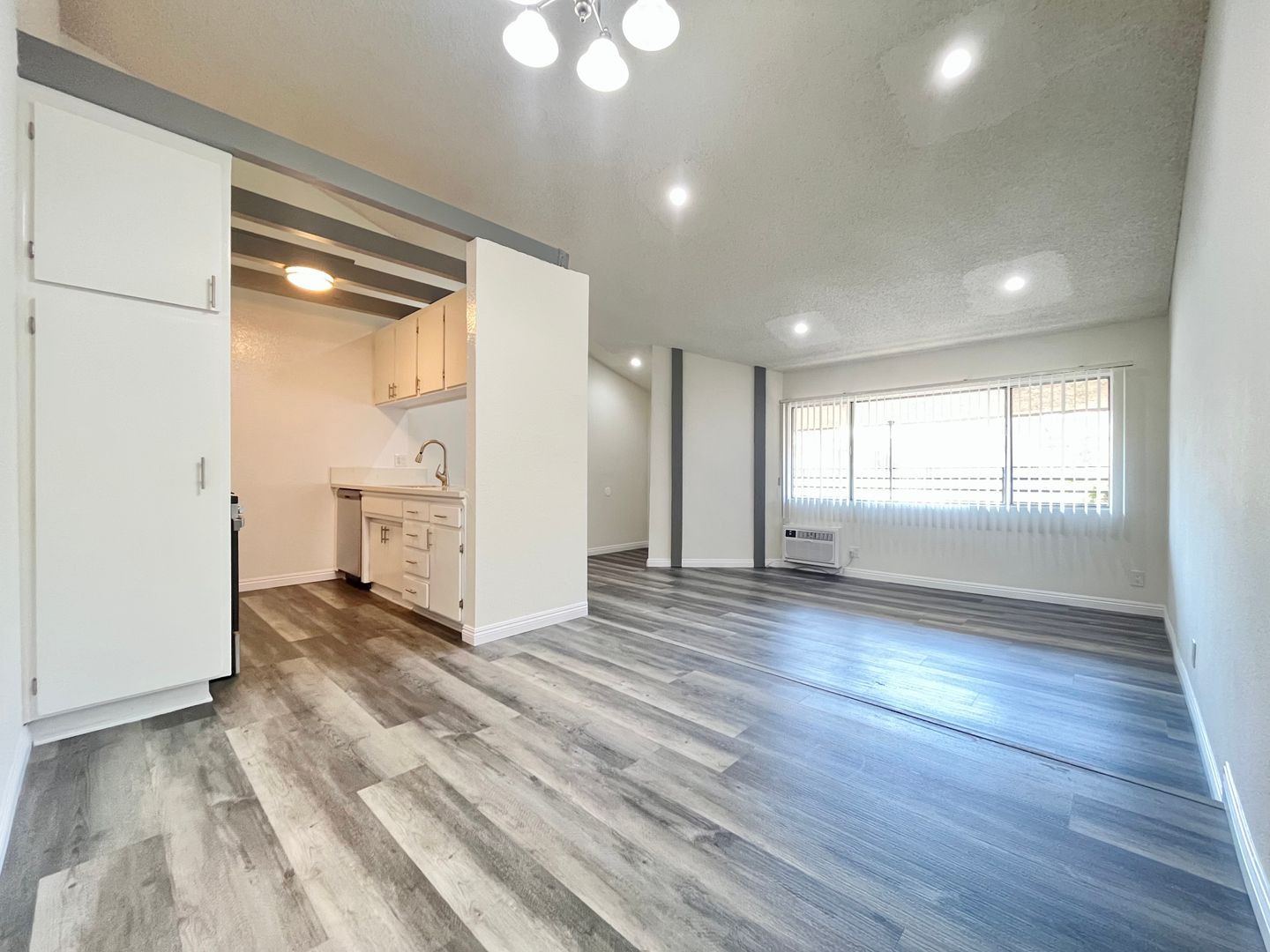 Canoga Park Apartment: 6738 Independence Ave.