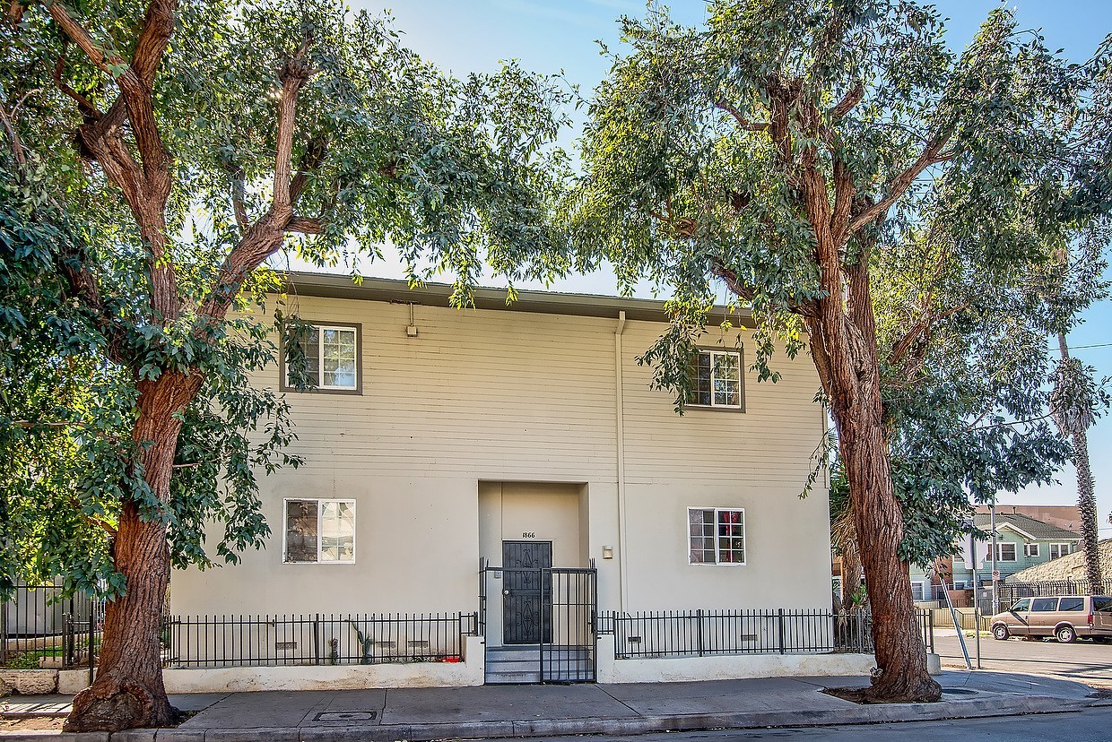 Los Angeles Apartment: 1866 West 11th Street