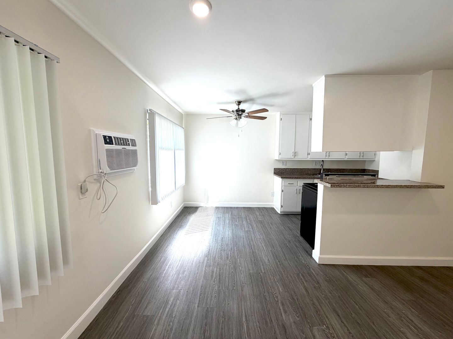 Encino Apartment: 5130 Yarmouth Avenue