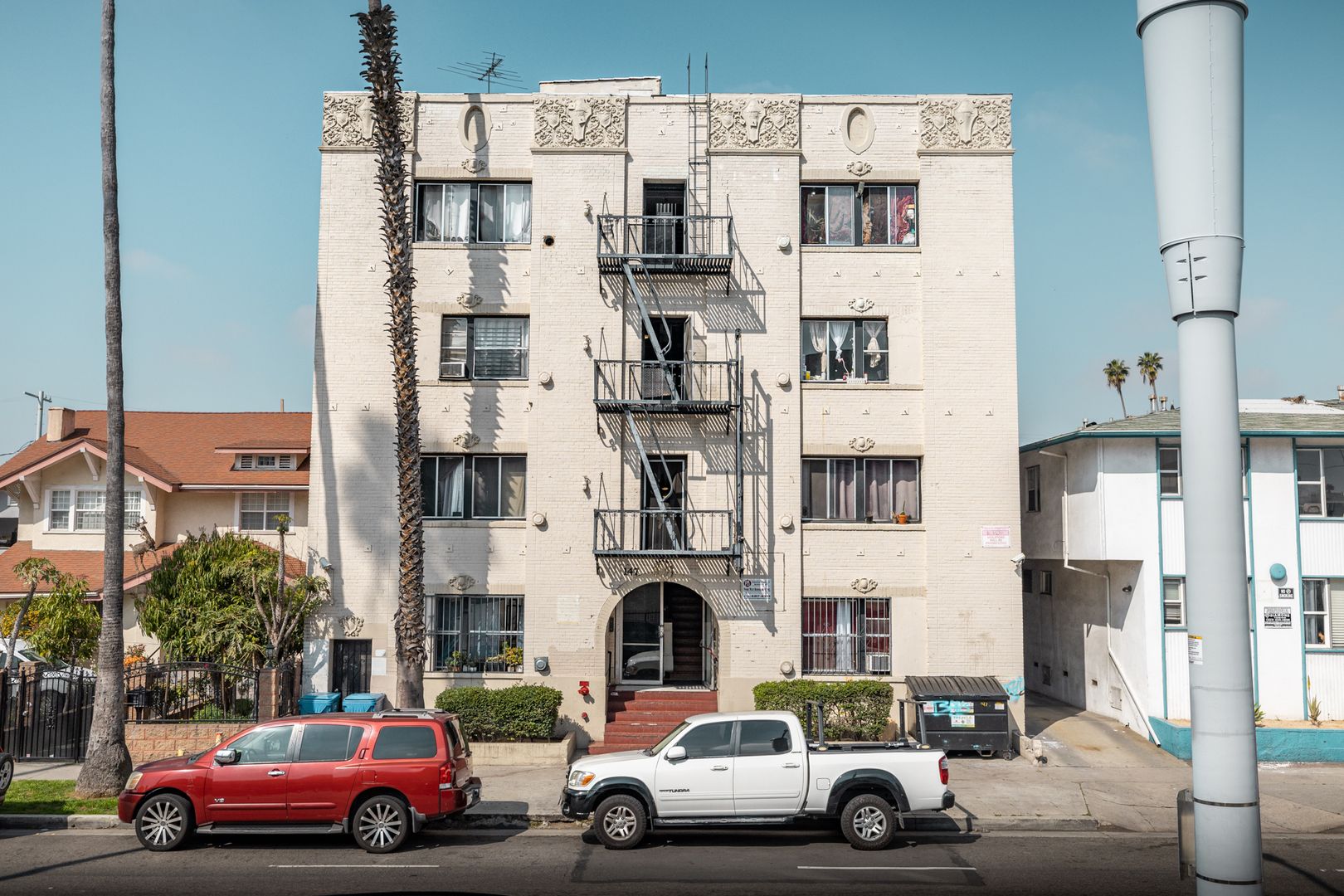 Los Angeles Apartment: 147 South Normandie Avenue