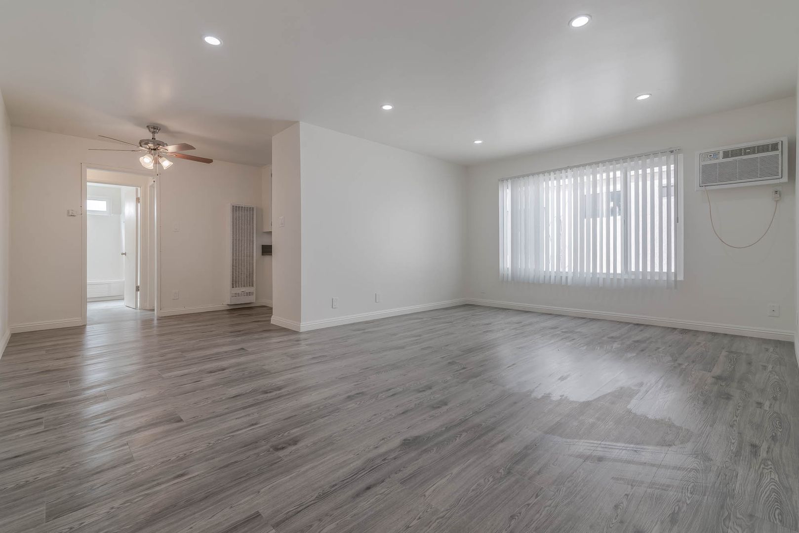 N. Hollywood Apartment: 13218 Barbara Ann Street
