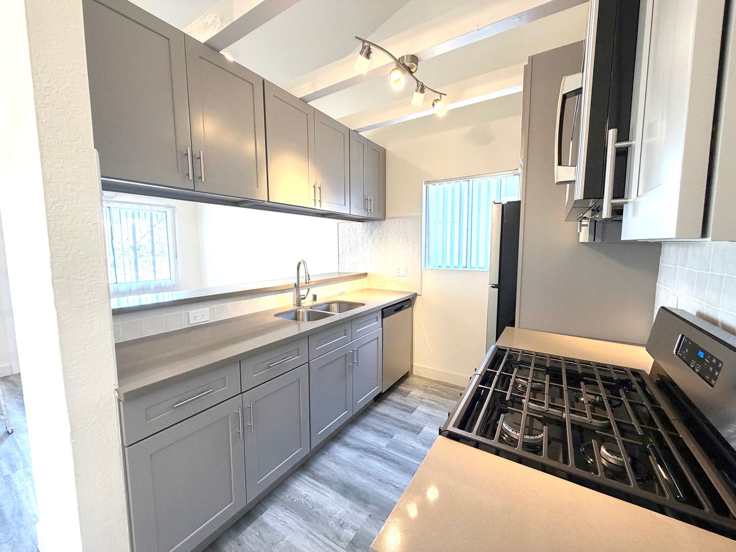 Canoga Park Apartment: 6738 Independence Ave.