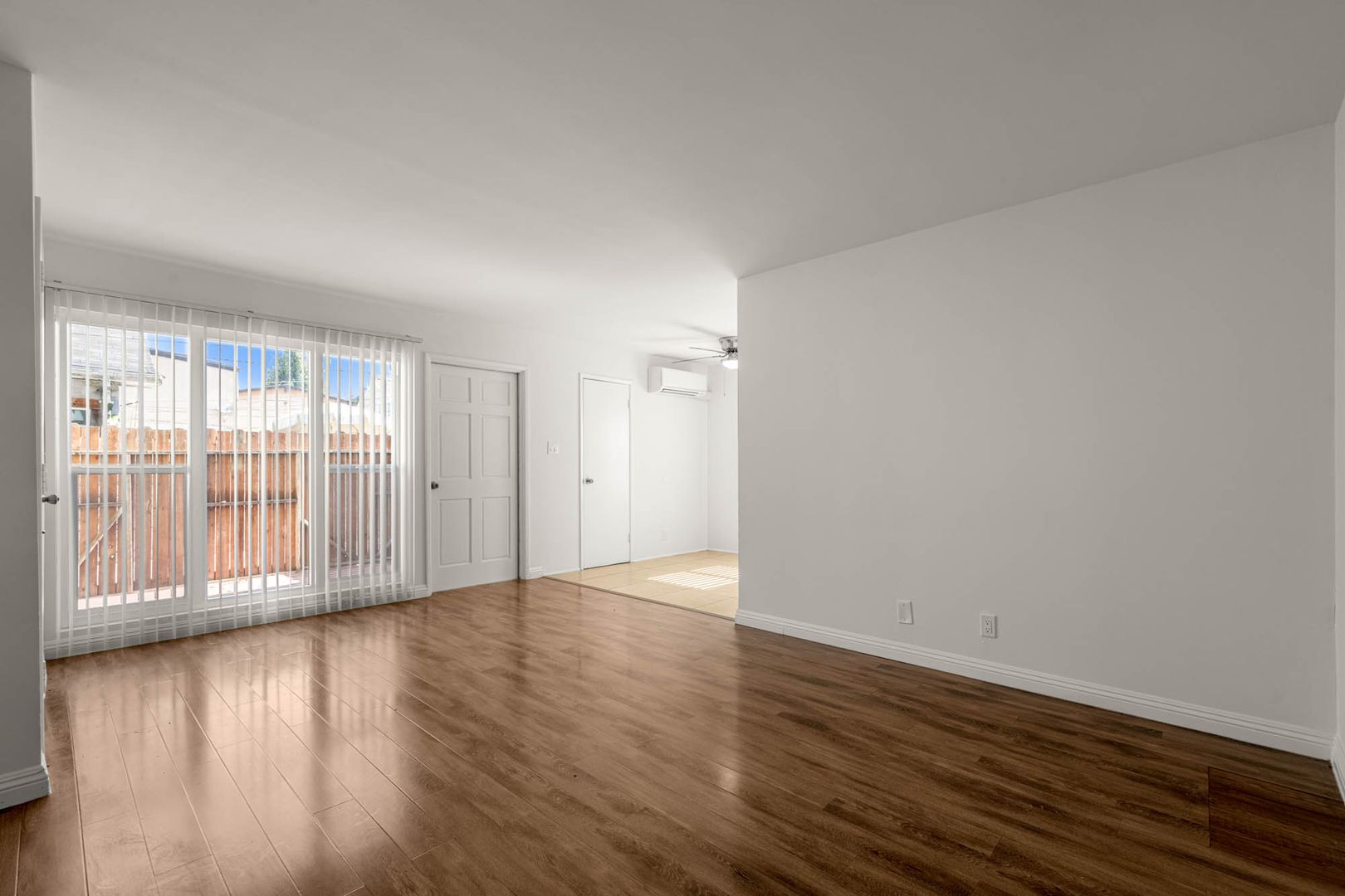 Los Angeles Apartment: 712 N. Ardmore Ave