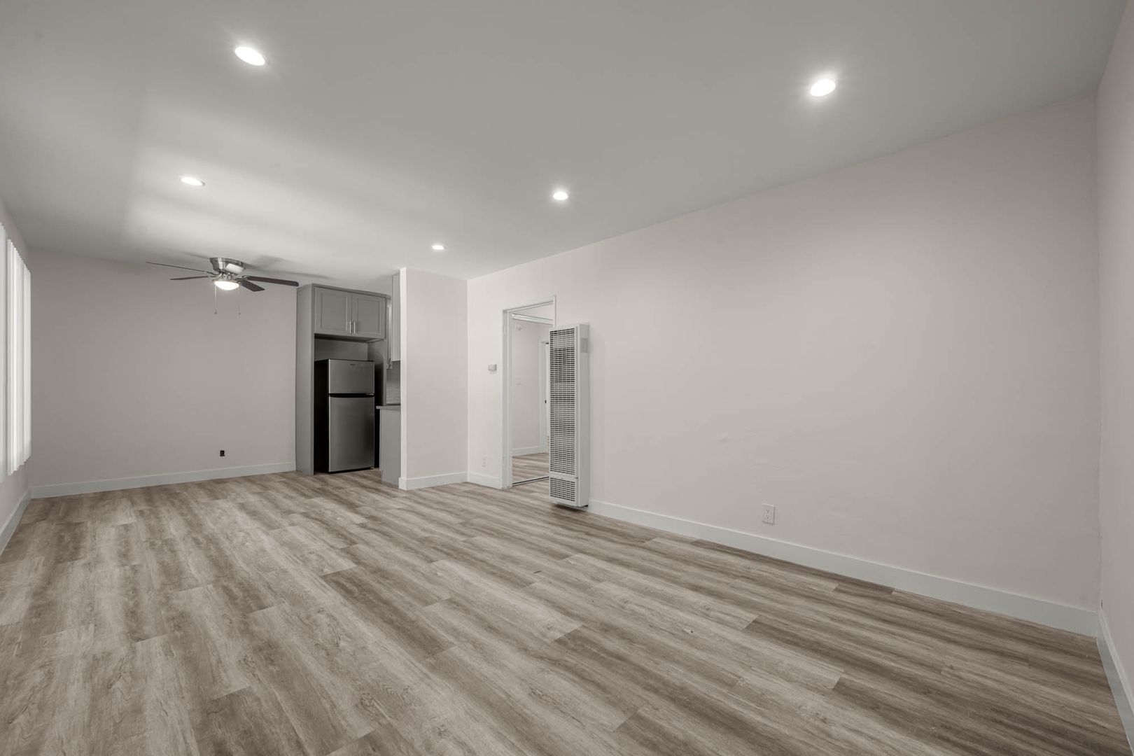 Los Angeles Apartment: 1145 Elden Avenue