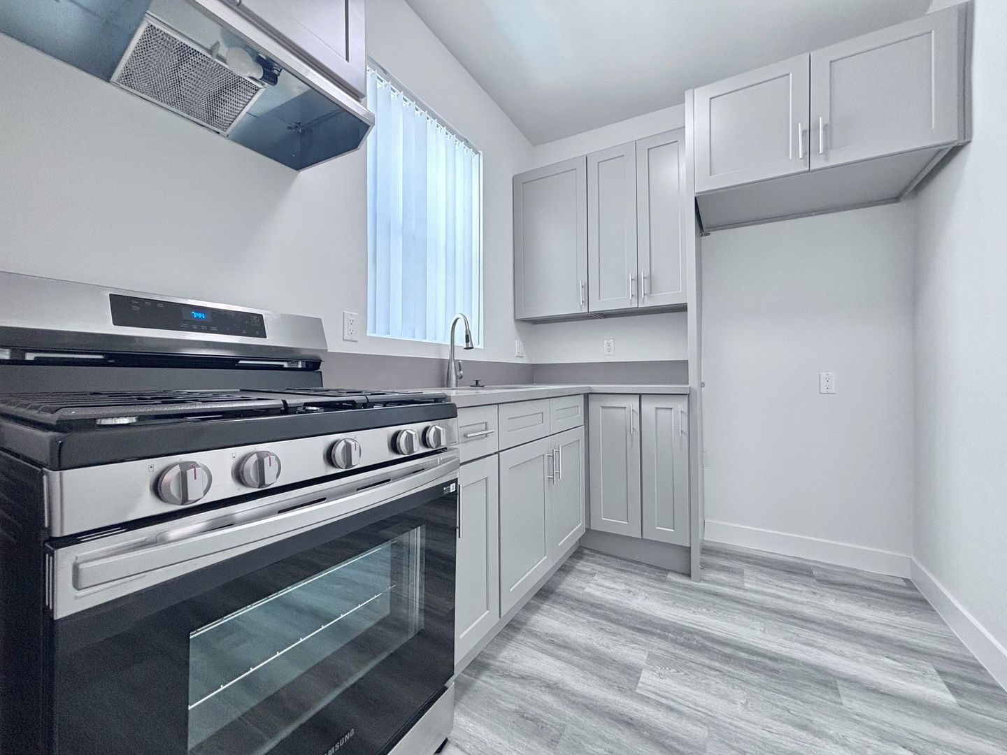Los Angeles Apartment: 341 South Alvarado