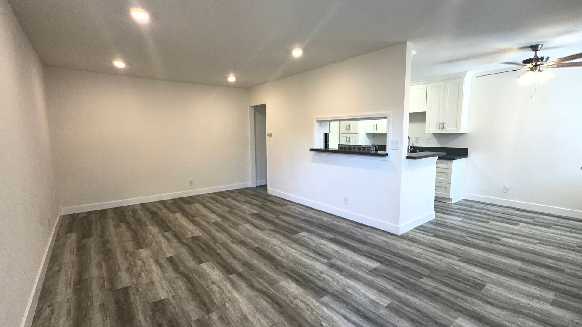 Van Nuys Apartment: 8123 Langdon Ave.