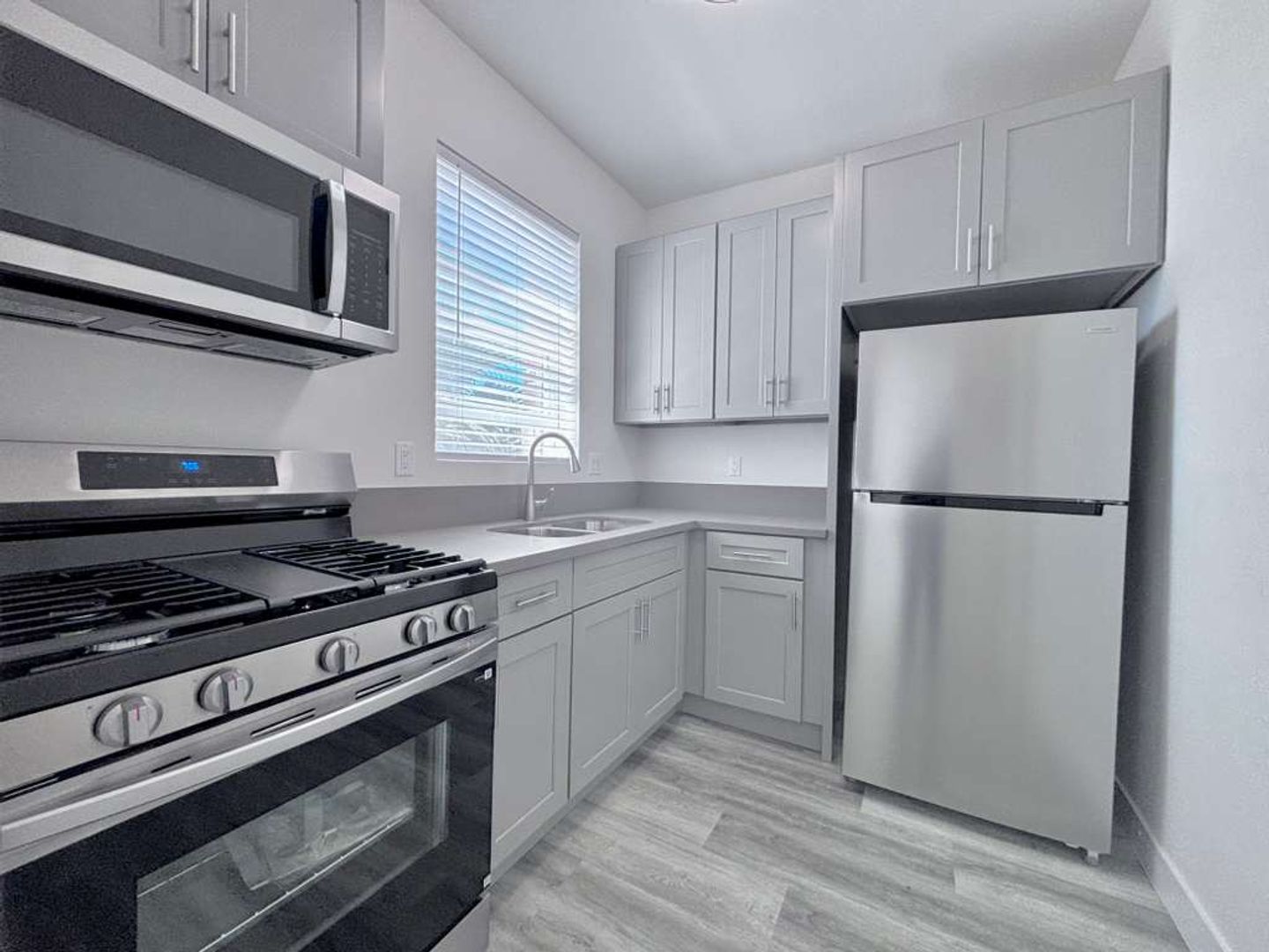 Los Angeles Apartment: 341 South Alvarado