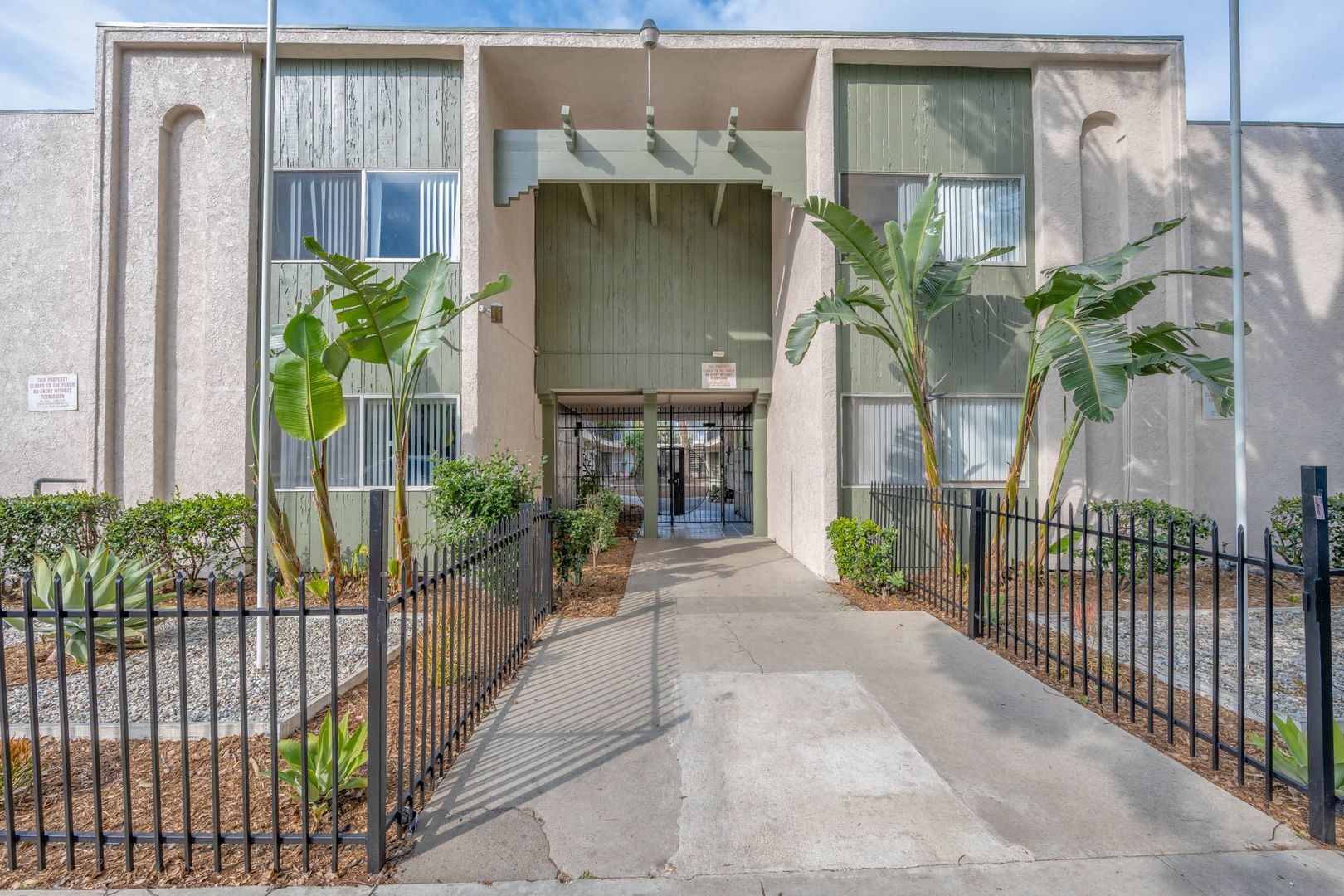 Van Nuys Apartment: 8123 Langdon Ave.