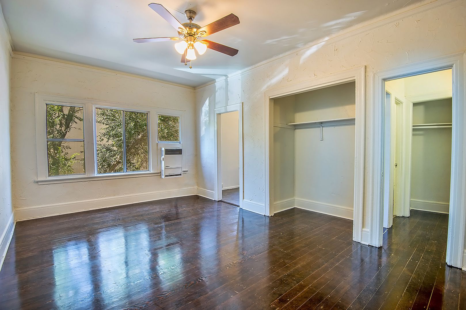 Los Angeles Apartment: 415 South Westlake Avenue