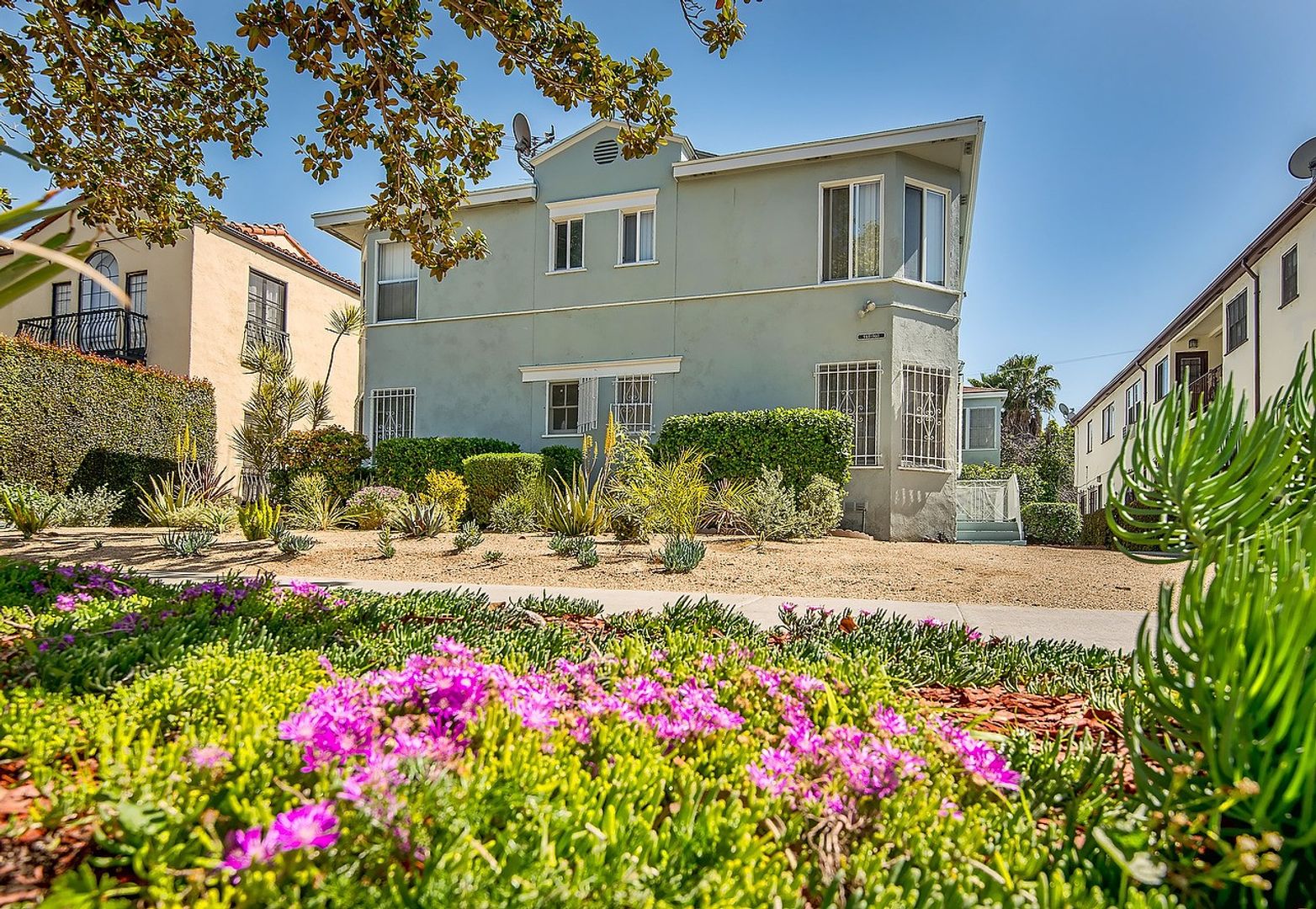 Los Angeles Apartment: 948 S. Mansfield Ave