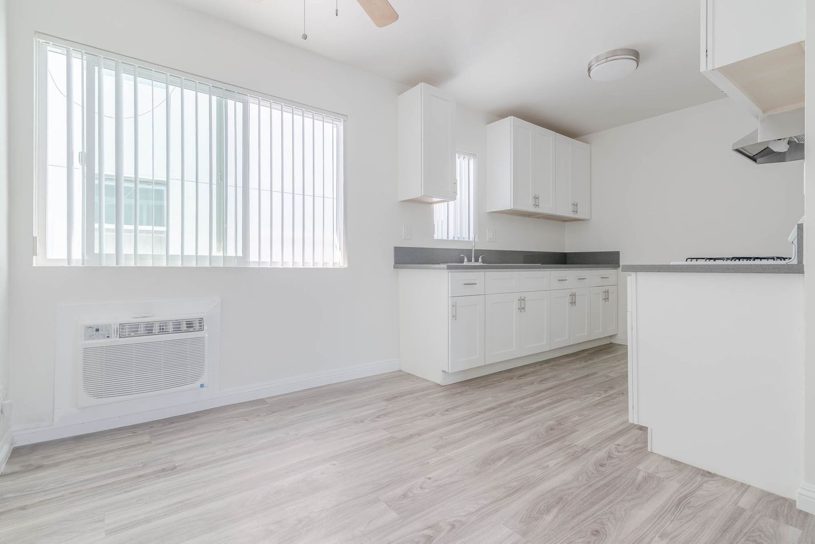 Van Nuys Apartment: 14766 Delano Street