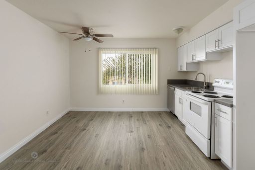 BEAUTIFUL REMODELED 2+1, MUST SEE!!!! ONLY $500 DEPOSIT OAC – photo 1
