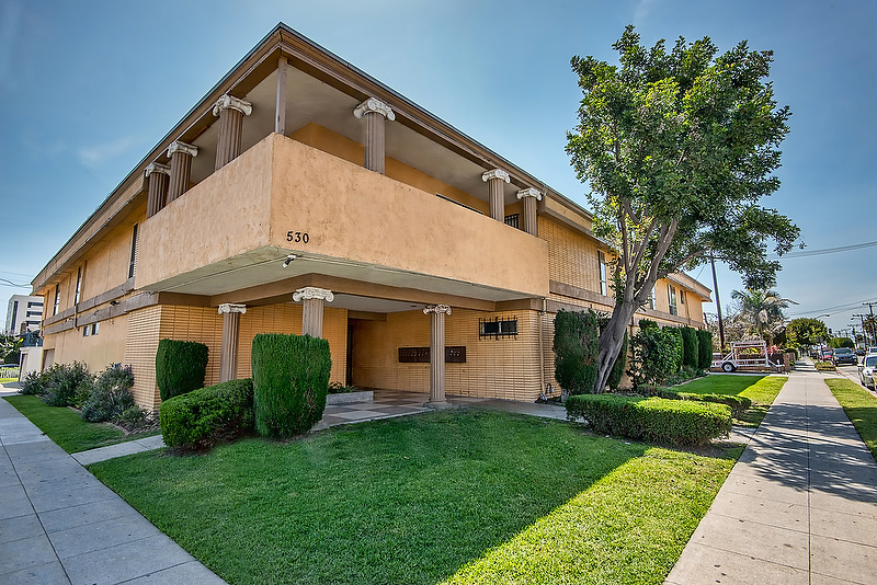 Inglewood Apartment: 530 E. Arbor Vitae St