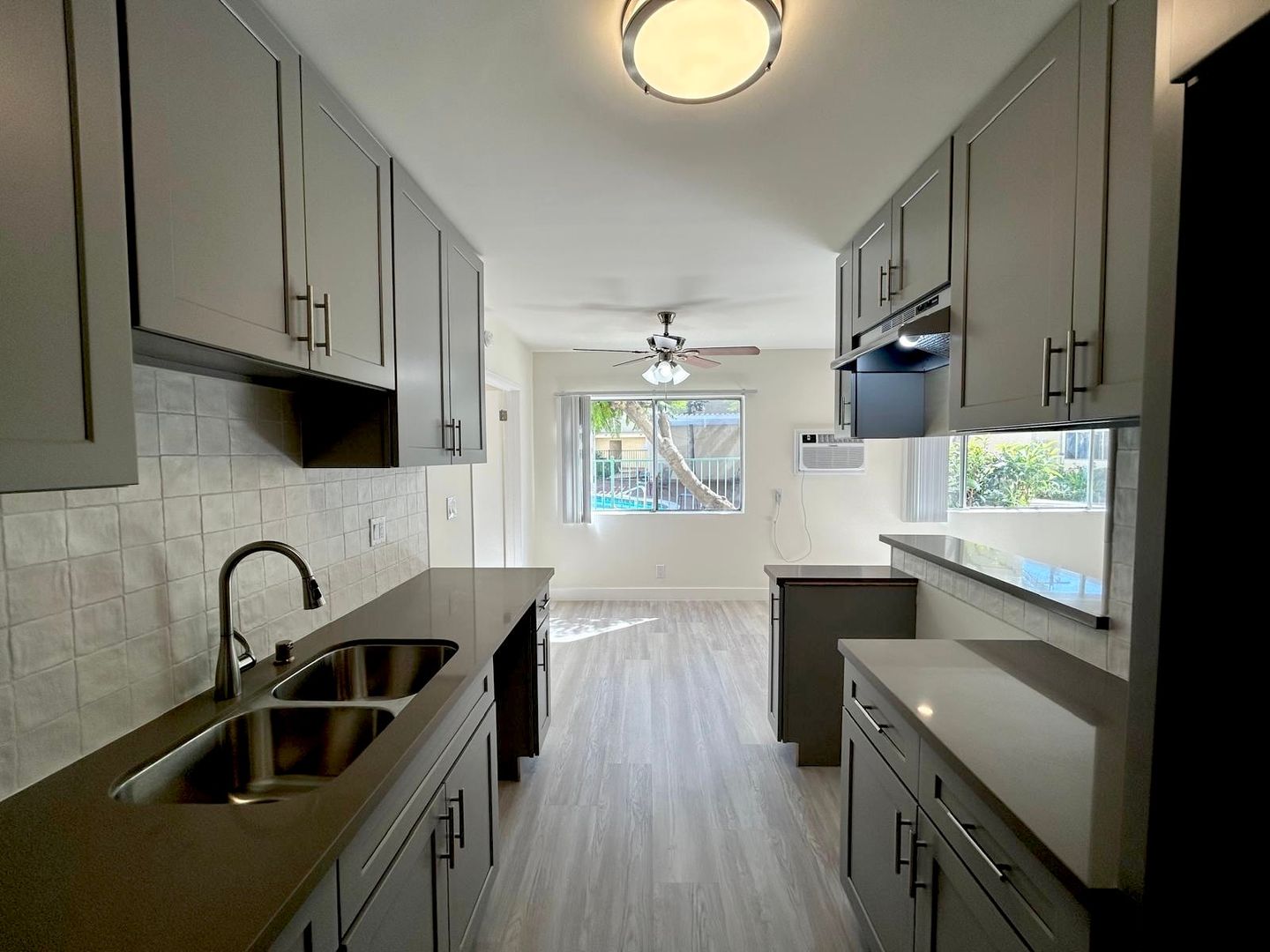 Encino Apartment: 5130 Yarmouth Avenue