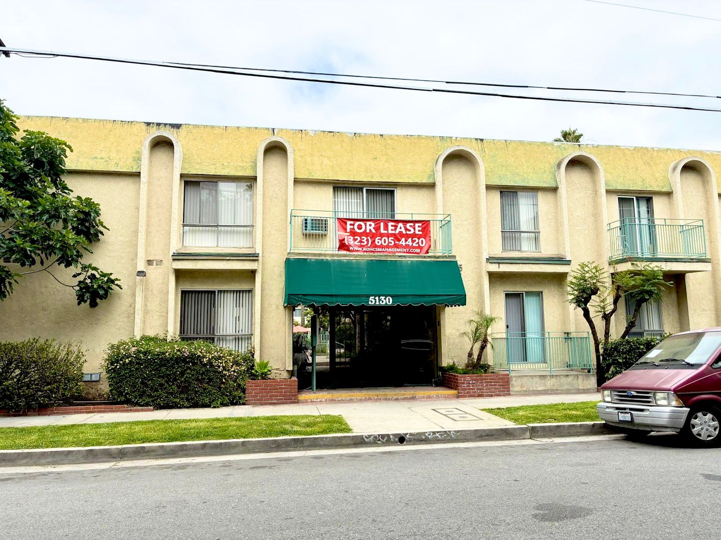 Encino Apartment: 5130 Yarmouth Avenue