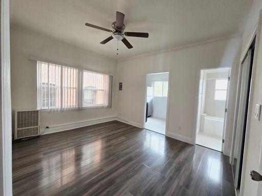 BEAUTIFUL STUDIO MUST SEE!!!! ONLY $500 DEPOSIT (OAC) – photo 1