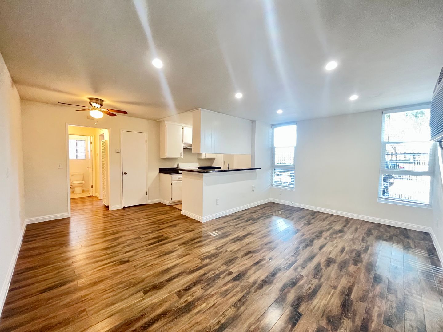 Van Nuys Apartment: 14831 Delano Street