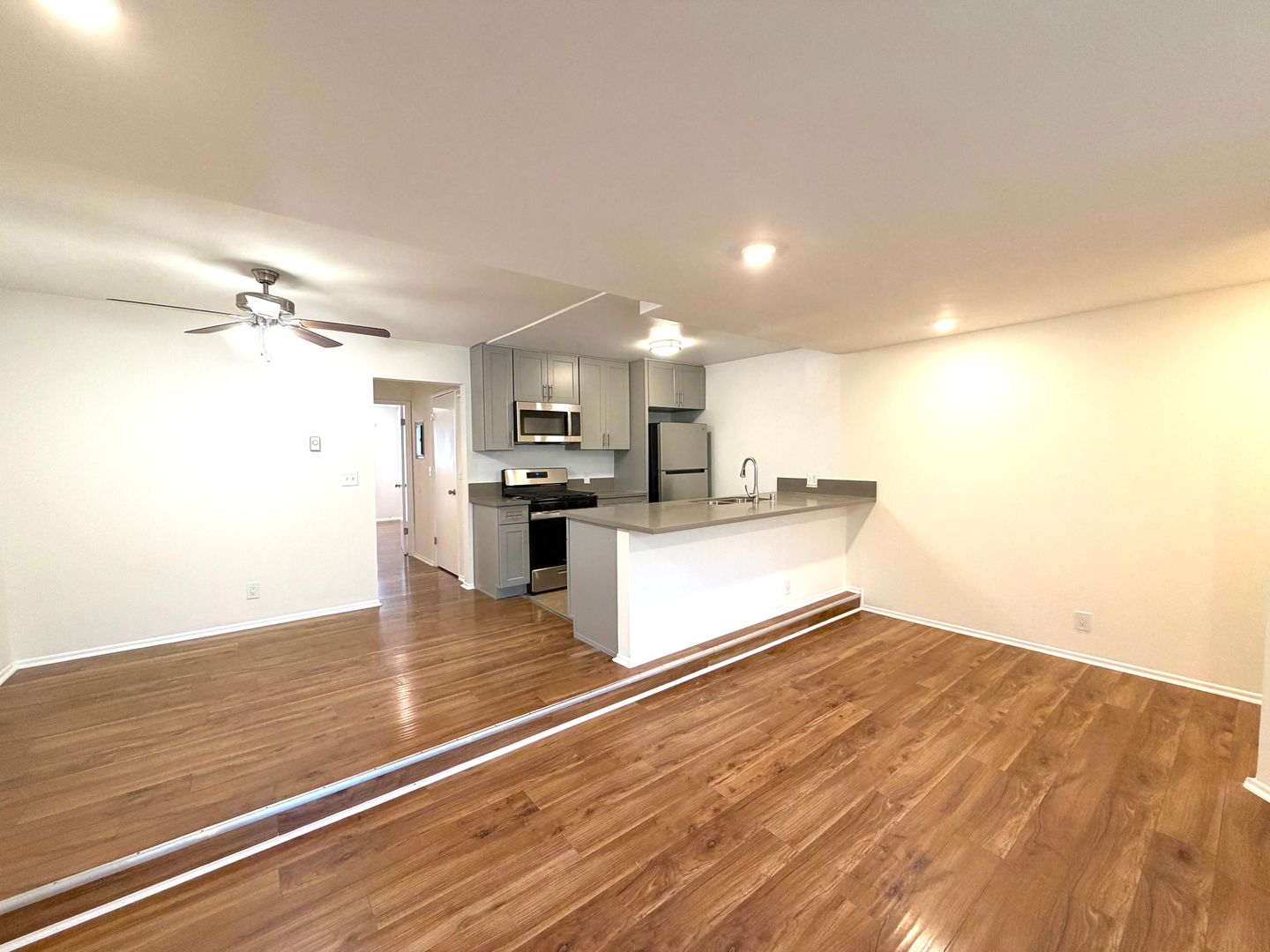 Canoga Park Apartment: 6738 Independence Ave.