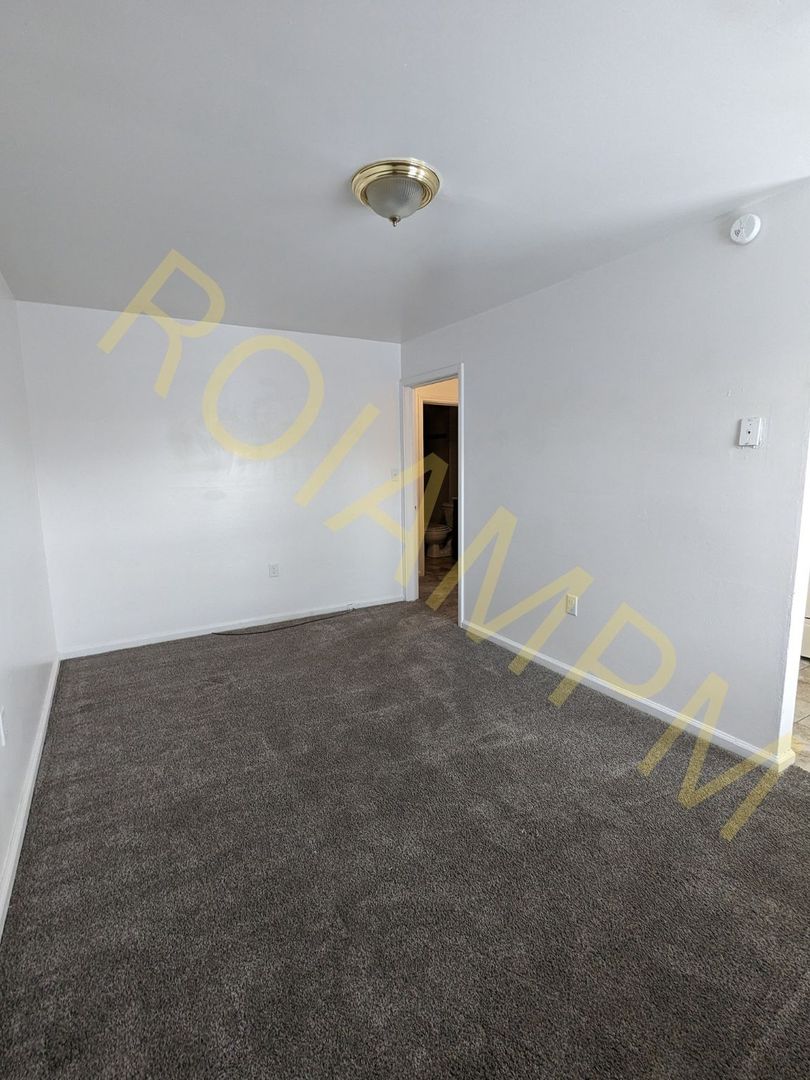 Pocatello Apartment: 1160 South 4th Avenue