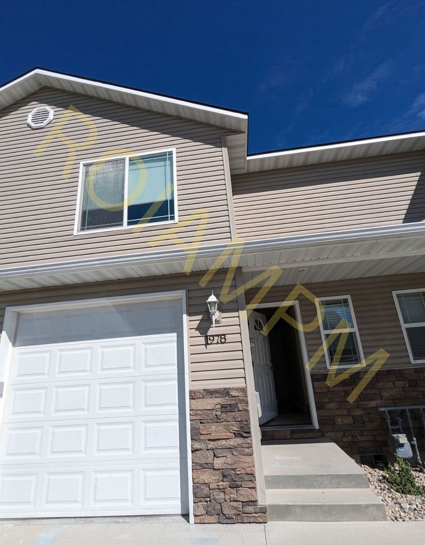 Pocatello Townhome: 1978 Bengal View Drive - 1