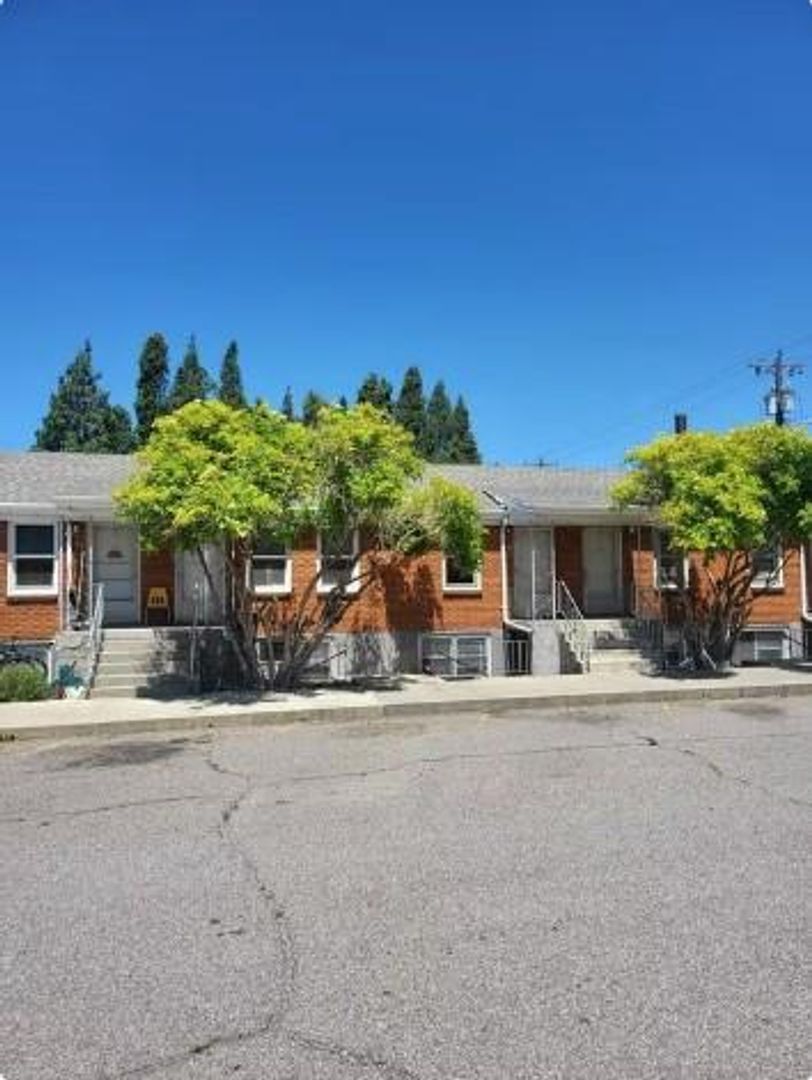 Pocatello Apartment: 1160 South 4th Avenue