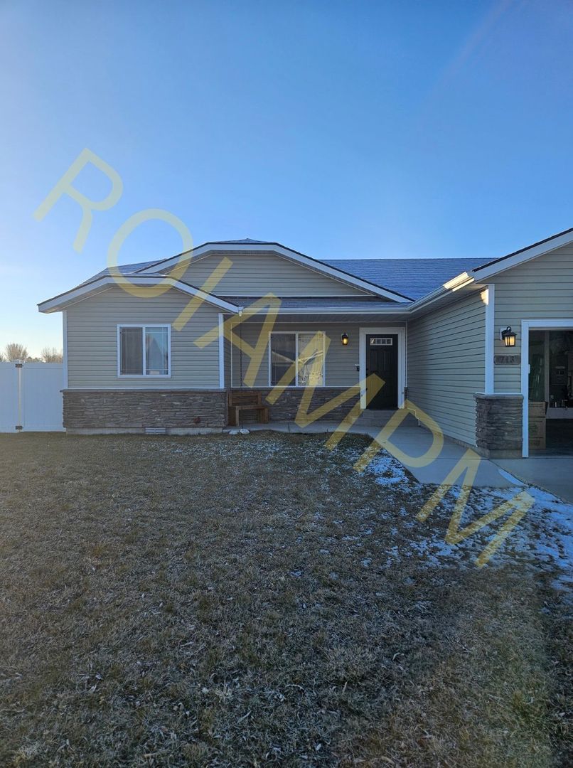 Filer House: 713 Kelli Lane