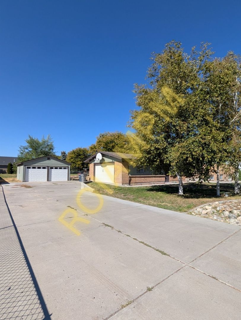 Spacious 4-Bedroom Home in Prime Twin Falls Location!