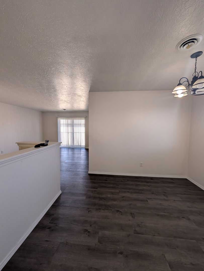 Twin Falls Apartment: 319 Lenore St
