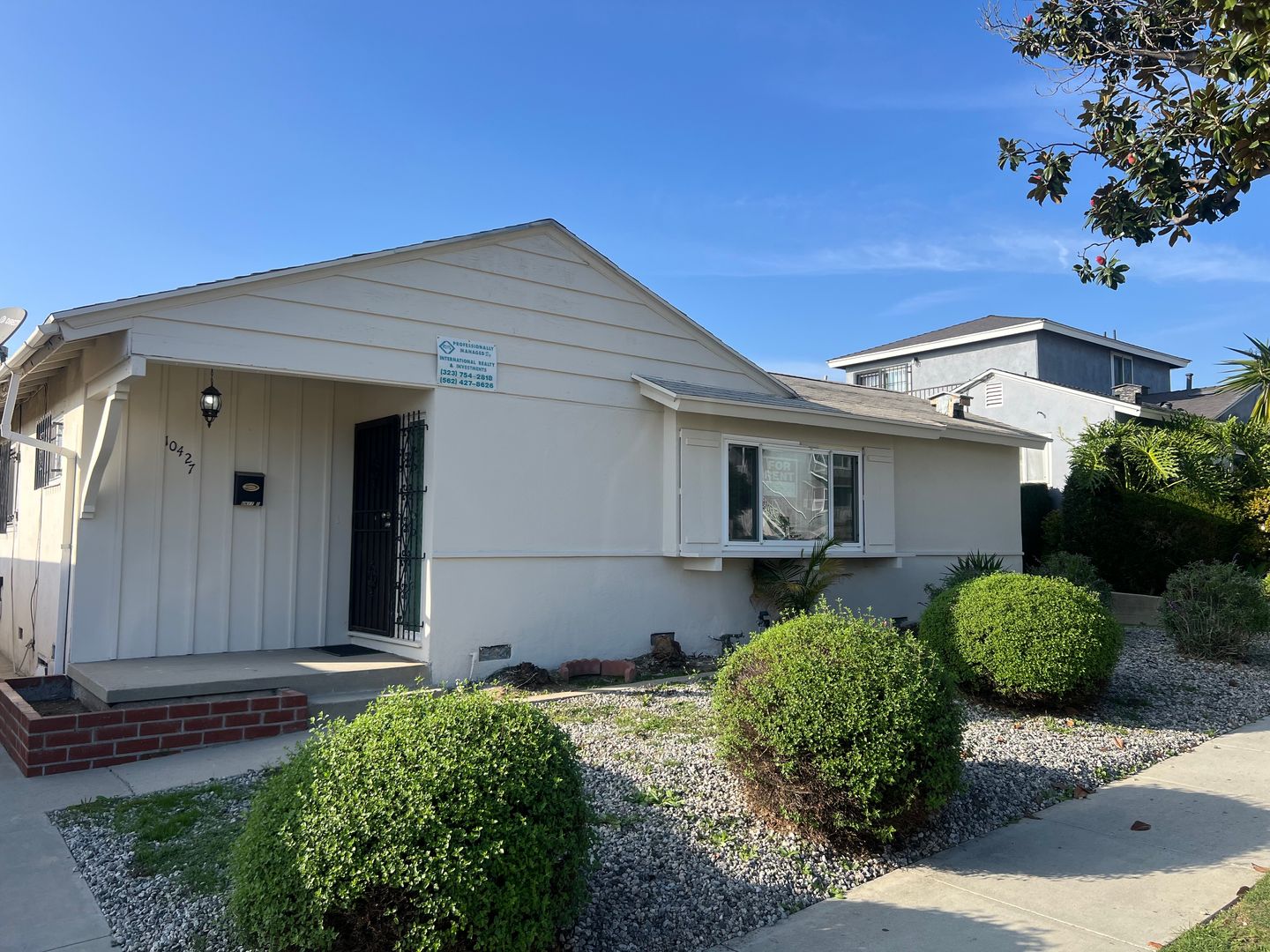 Inglewood Apartment: 10427 South Van Ness Ave.