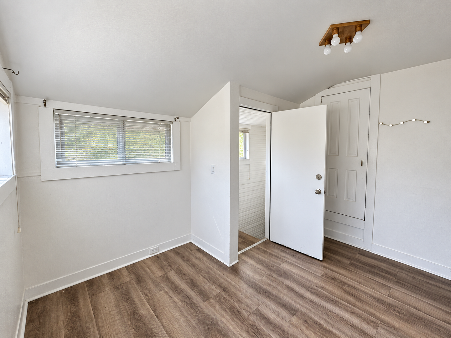 Charming SPACIOUS 2 Bedroom CONDO Apartment in the Heart of Salt Lake City 4 of 11