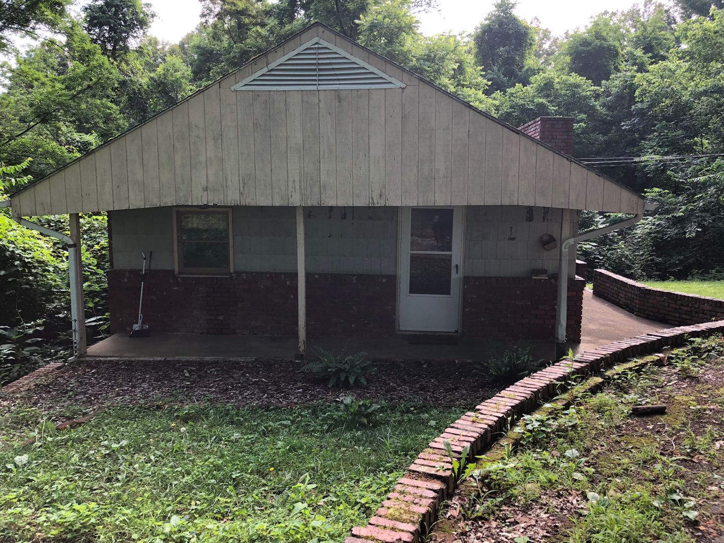 Elizabethton House: 118 Culbert Private Dr
