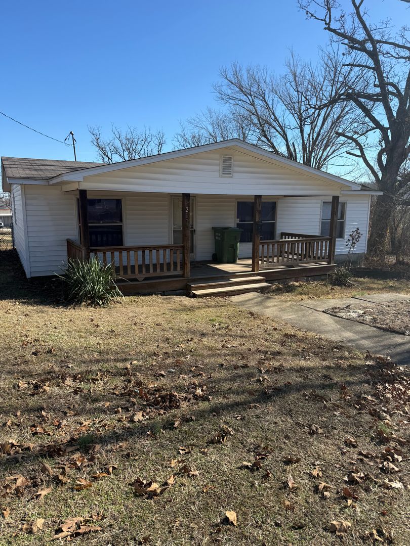 Rolla House: 211 S Walker Ave