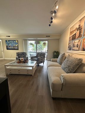 Two Bedroom with Den – photo 1
