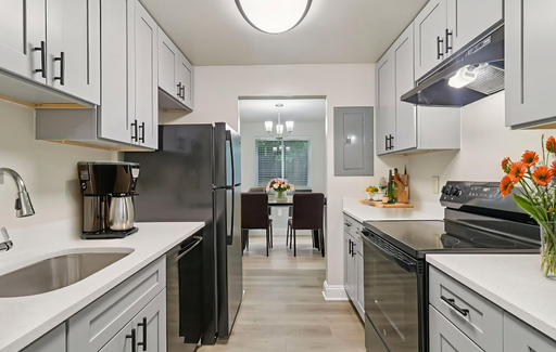 Two bedroom with two full bath – photo 1