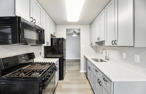 Remodeled apartment available NOW!