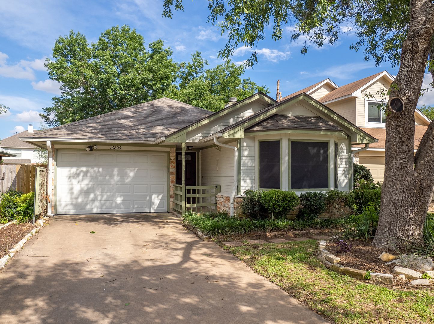 Austin House: 16829 Whitebrush Loop