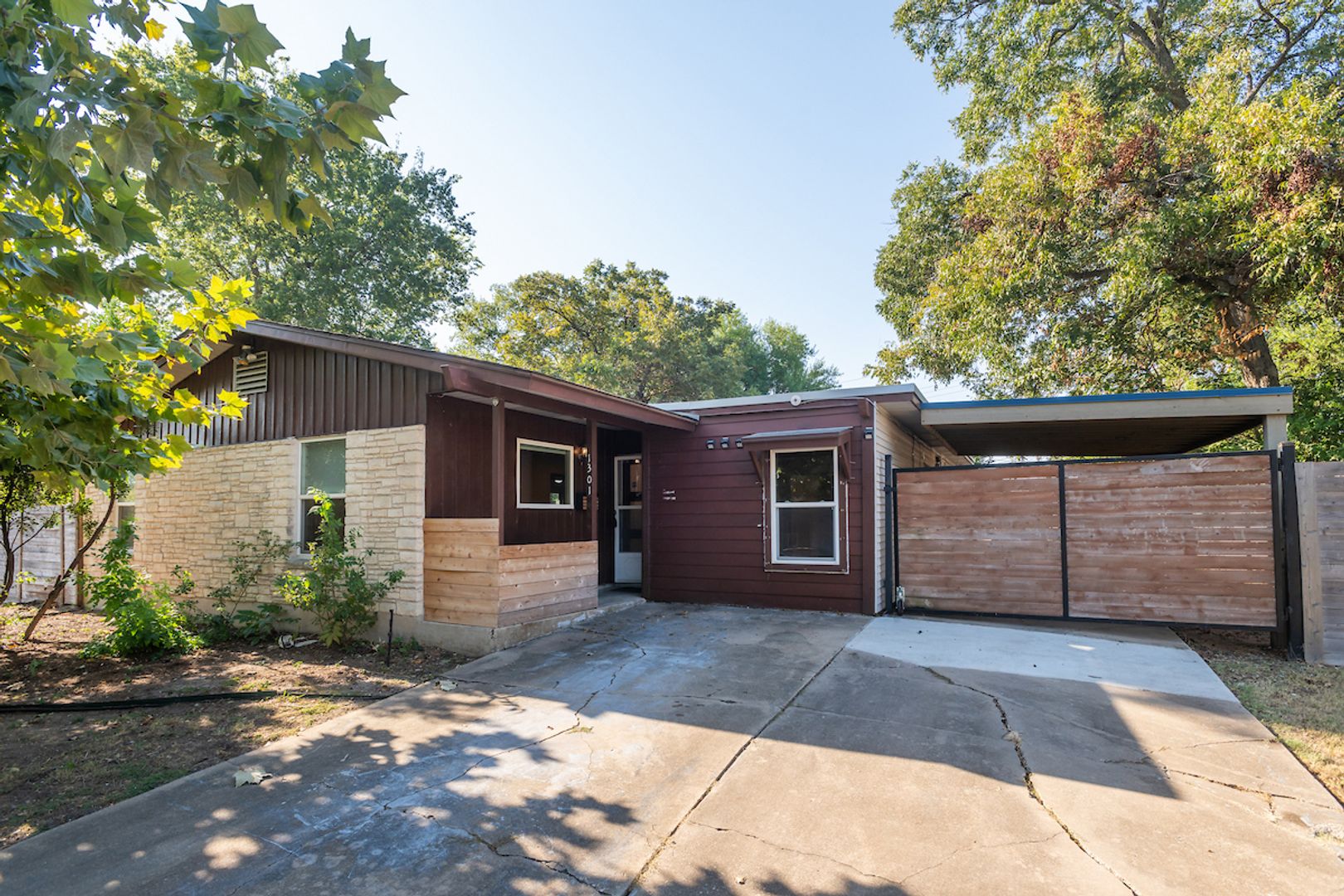 Austin House: 1301 Clearfield Dr