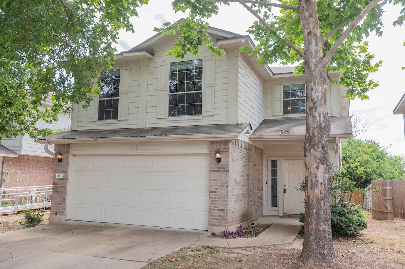 Austin House: 11615 James B. Connolly Lane