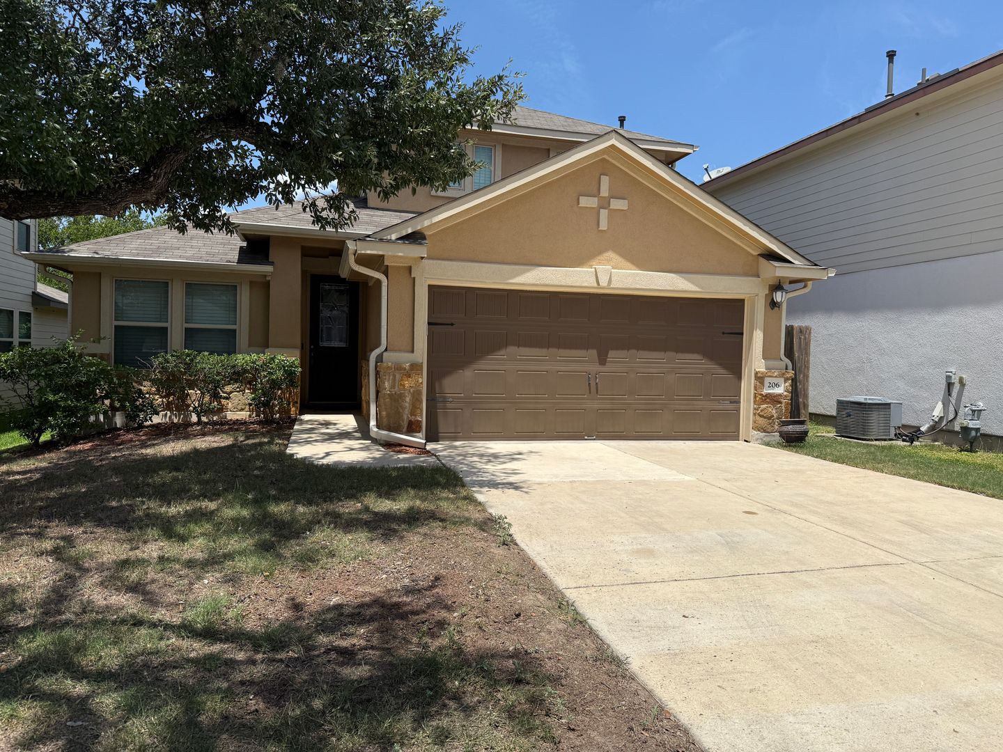 Manchaca House: 206 Anacua Loop