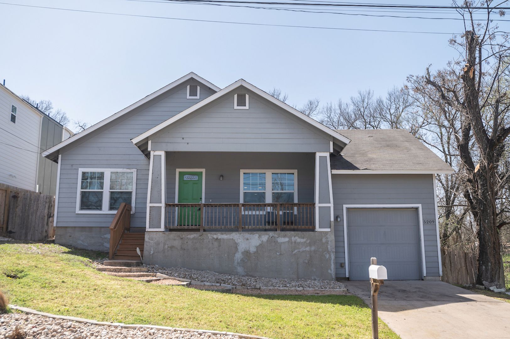 Austin House: 5209 Delores Ave