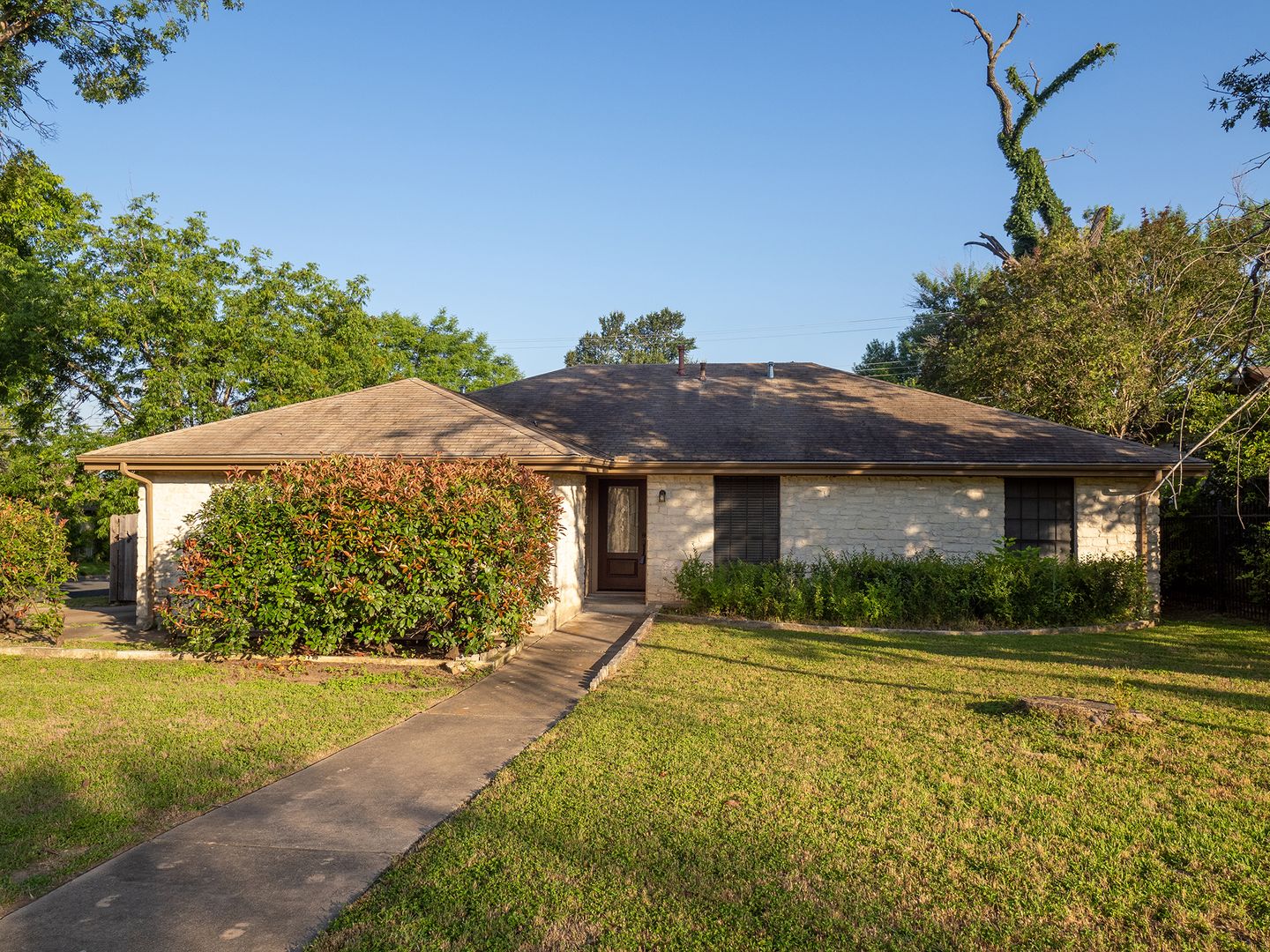 Austin House: 4804 Broadhill Drive