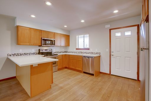 Ground Floor - 2 Bedroom unit a Great Location – photo 1