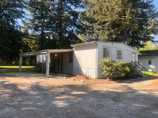 Spacious living meets rural charm - 3 bedroom in Custer