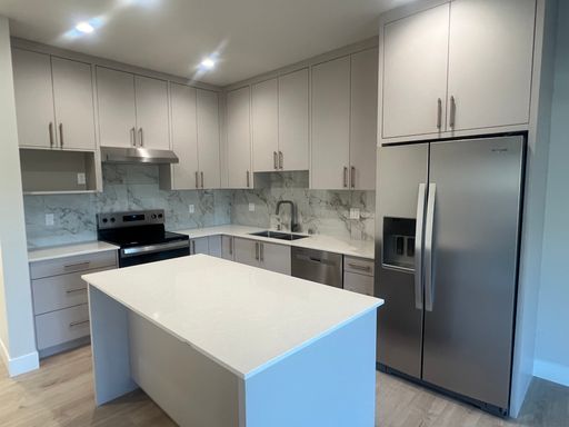 Brand NEW 3 bedroom plus and Office – photo 1