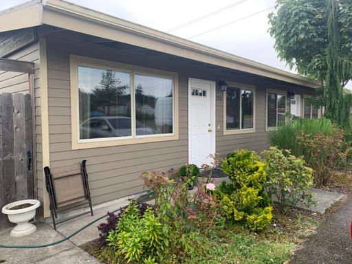 2 Bedroom Duplex - Close to Barkley Village – photo 1